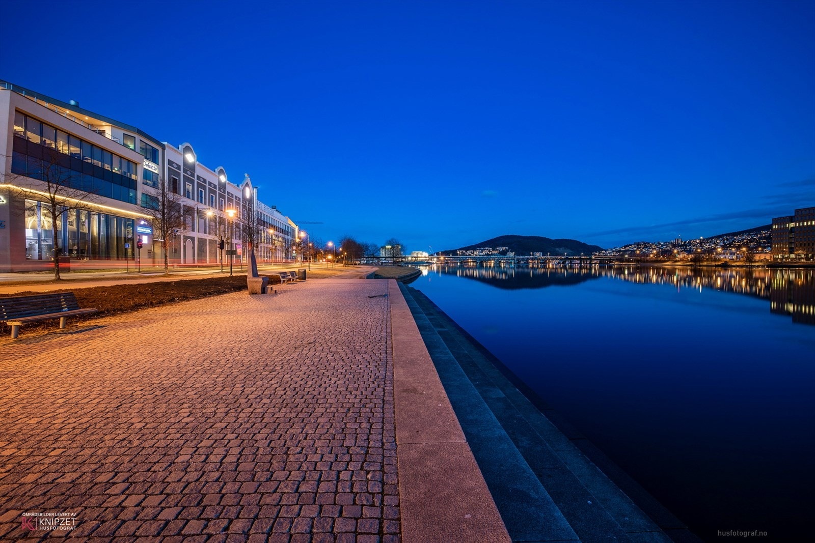 Det er også flott elvepromenade, som strekkes ser rundt store deler av Drammenselva. Galleribilde