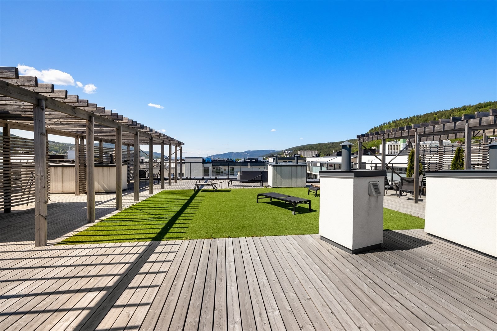 På toppen av Losjeplassen finner du en stor, herlig og solrik takterrasse, som kan brukes av alle beboerne. Galleribilde