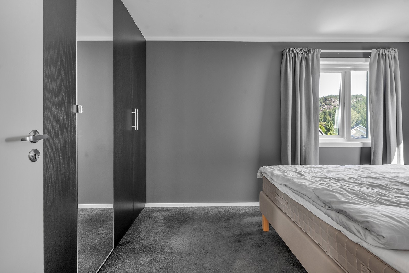 Rikelig med garderobeskap Galleribilde