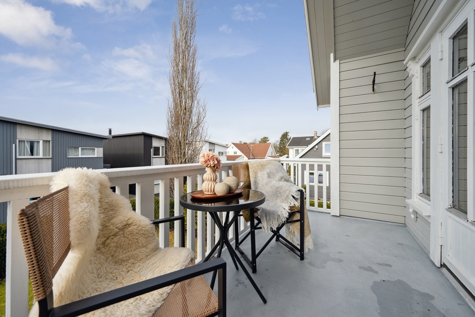 Fra stuen har man utgang til en trivelig balkong på 7 kvm. Galleribilde