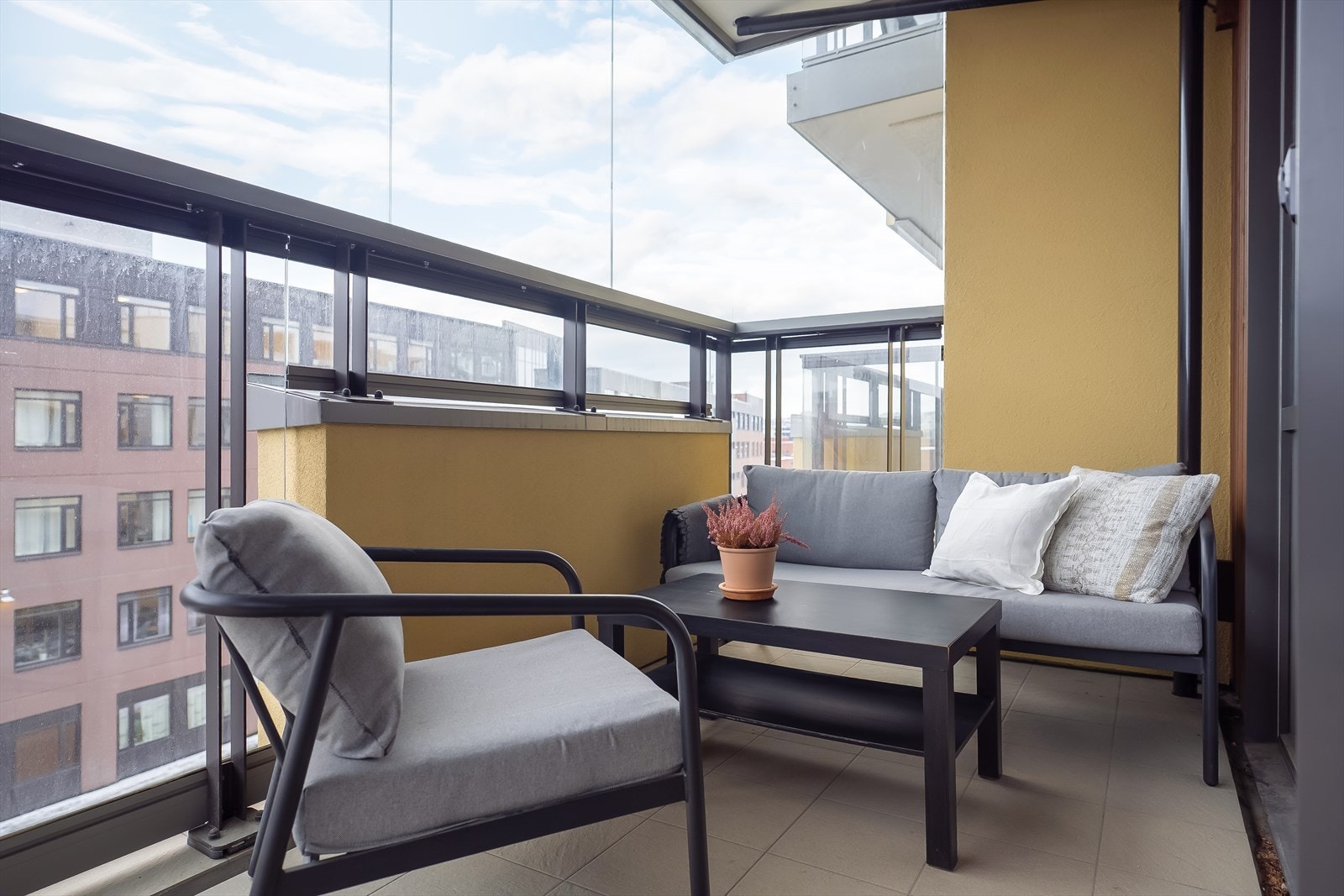 Bygget og leiligheten ble ferdigstilt i 2021 og er vurdert til gjennomgående TG0/TG1 av takstmann. Galleribilde