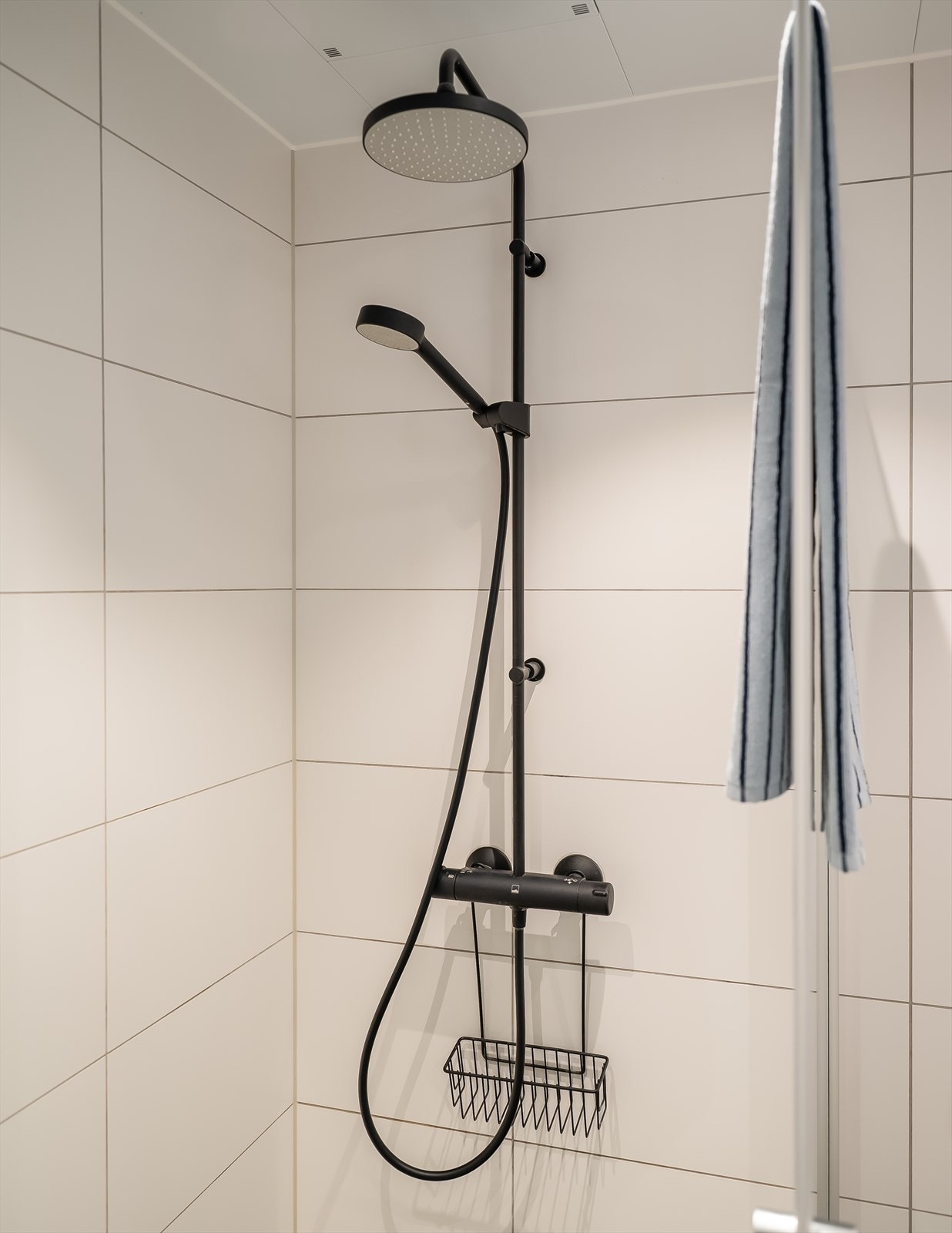 Dusj og servantskap ble oppgradert som tilvalg i 2021. Galleribilde