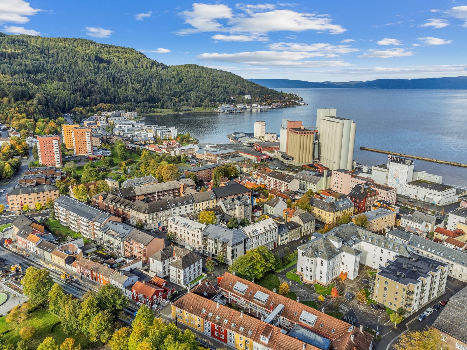 Oversiktsbilde. Utsikt mot Ilsvikøra Galleribilde