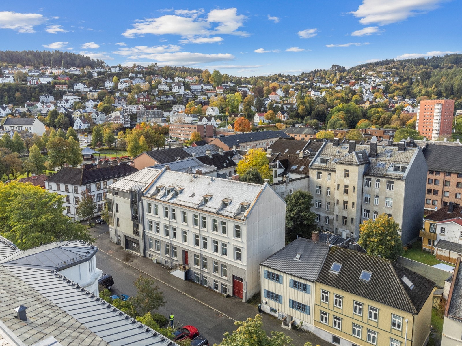 Oversiktsbilde med Byåsen i bakgrunnen Galleribilde