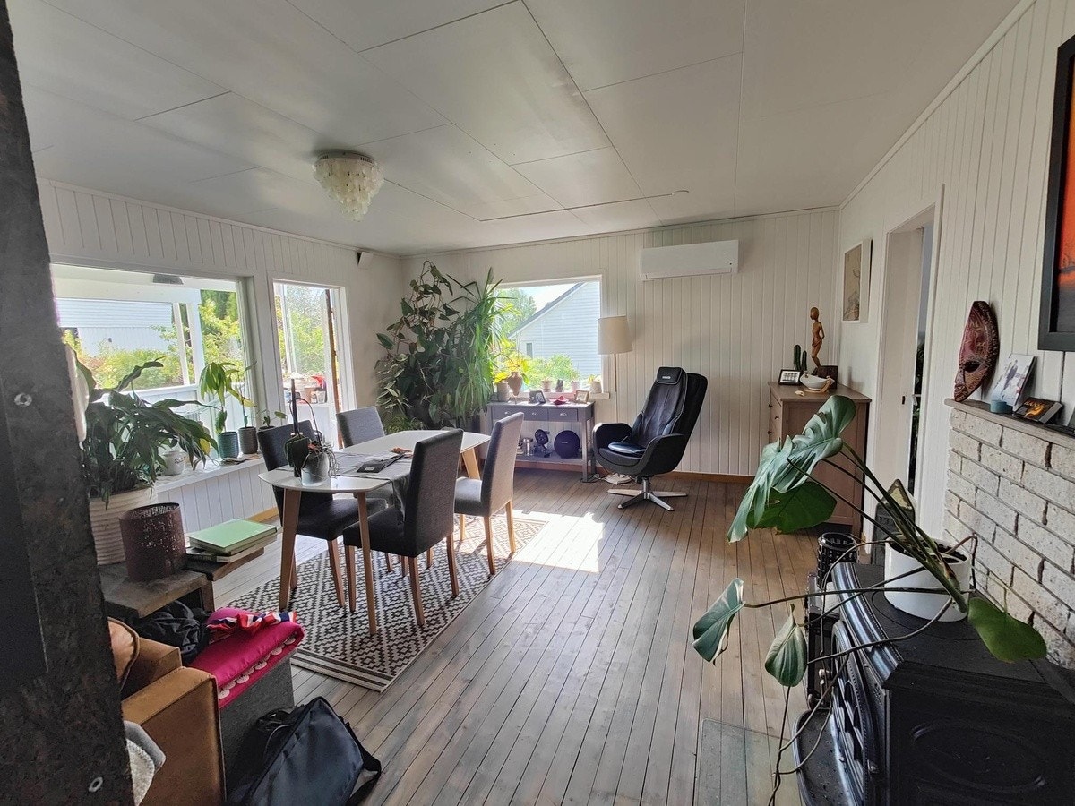 Spisestue, med vedovn og AC Galleribilde