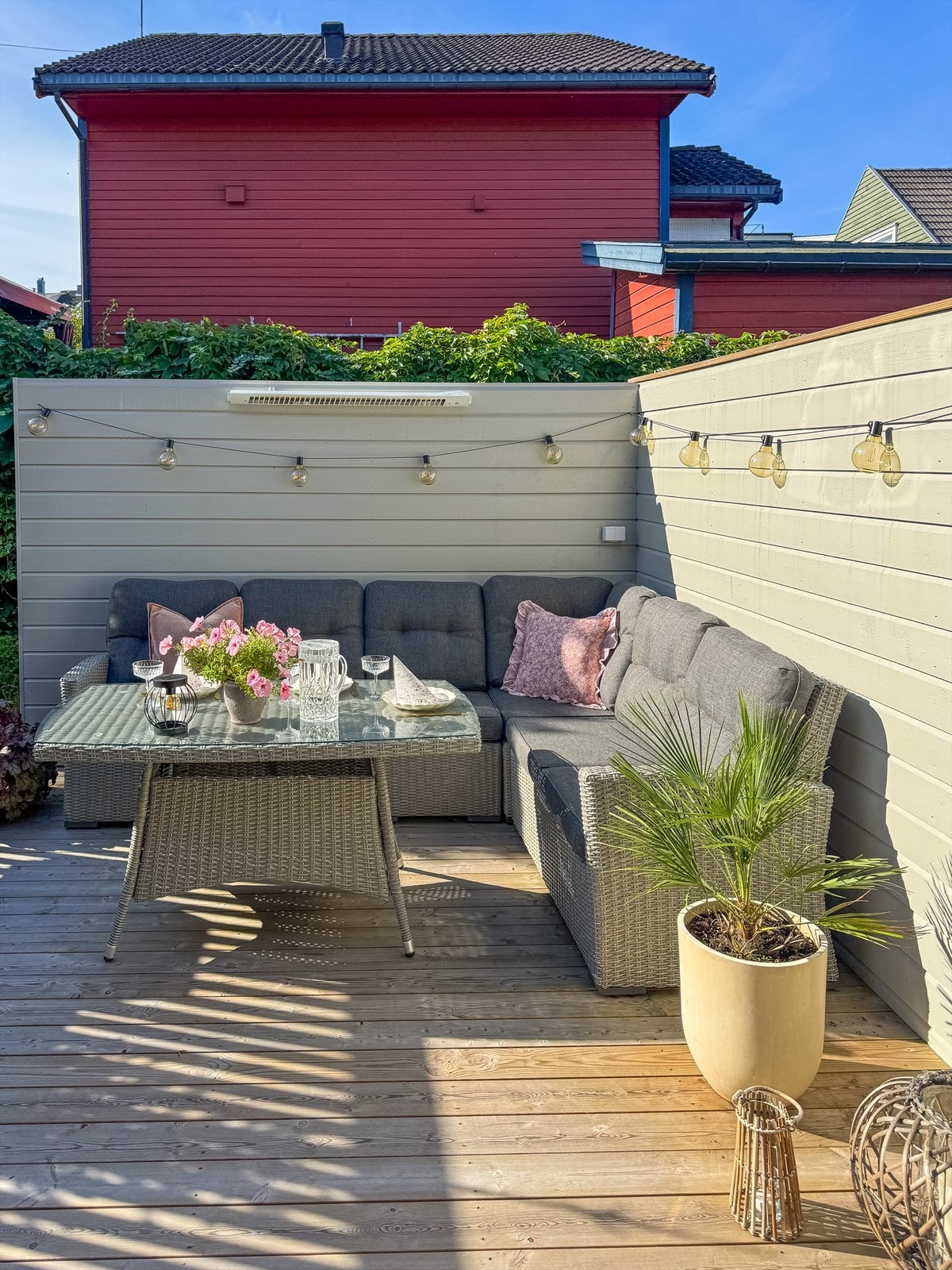 Selgers sensommerbilder fra terrassen. Galleribilde