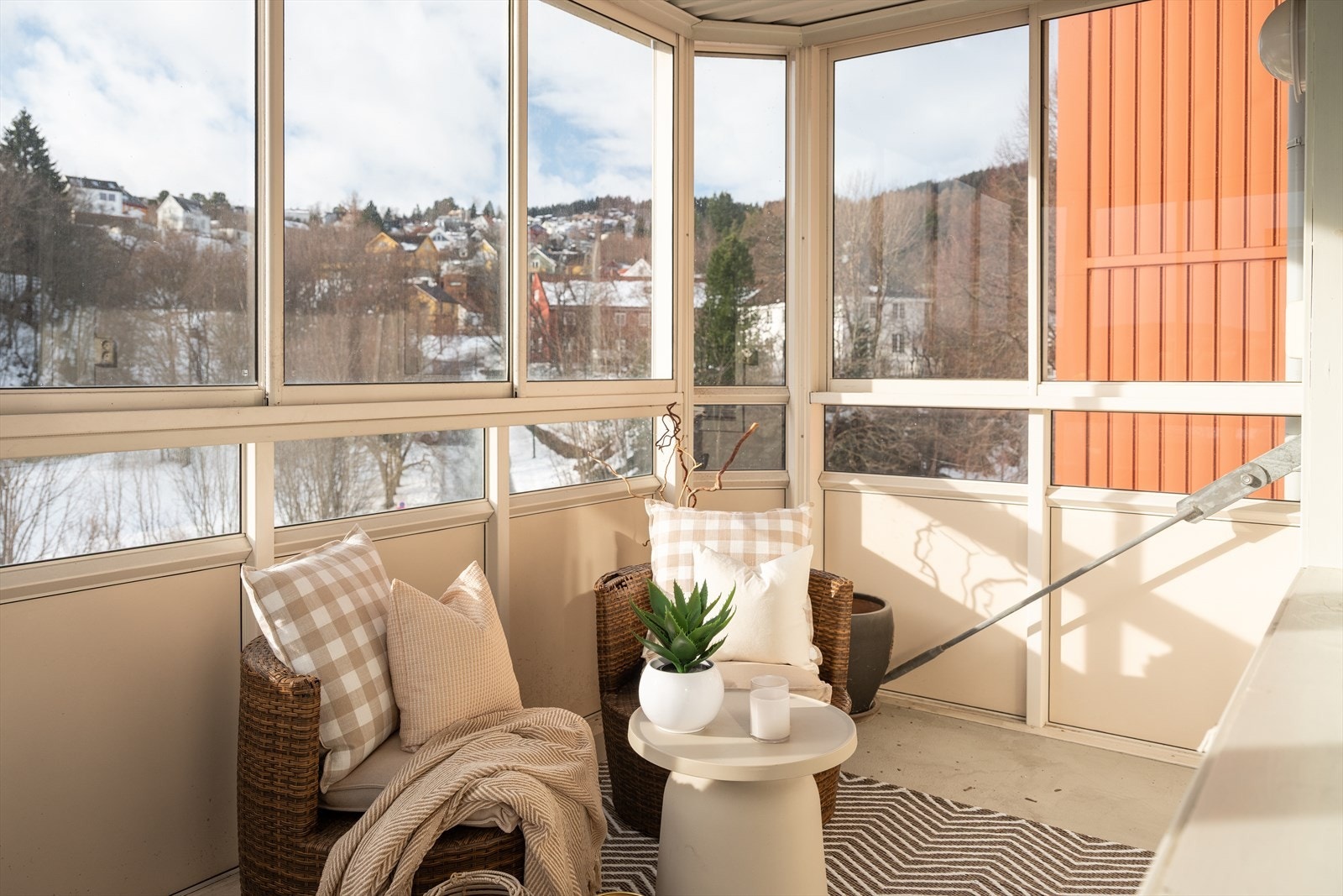 Romslig veranda på 8 m². Galleribilde