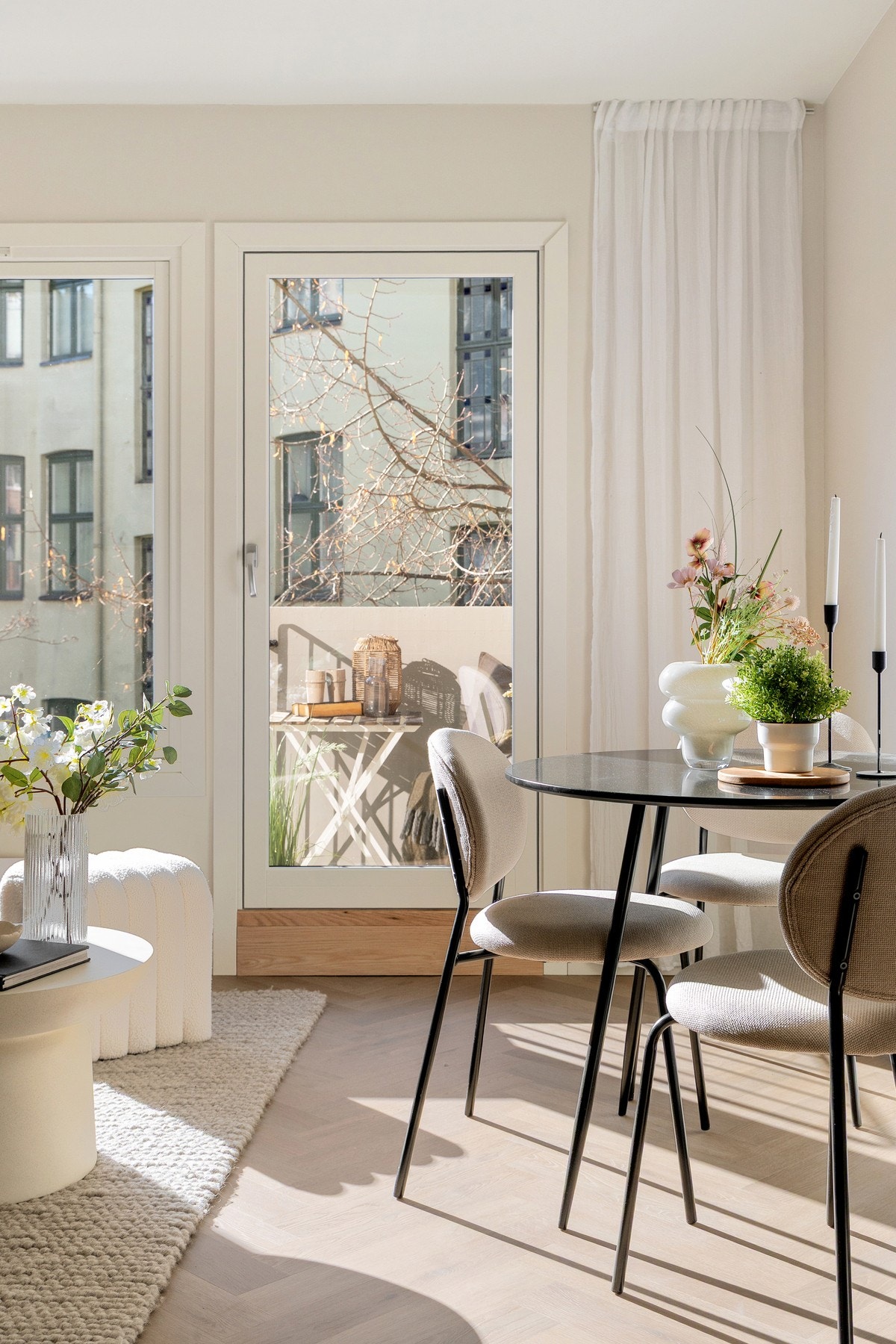 Varmtvann er inkludert i fellesutgiftene. Ingen dokumentavgift. Galleribilde