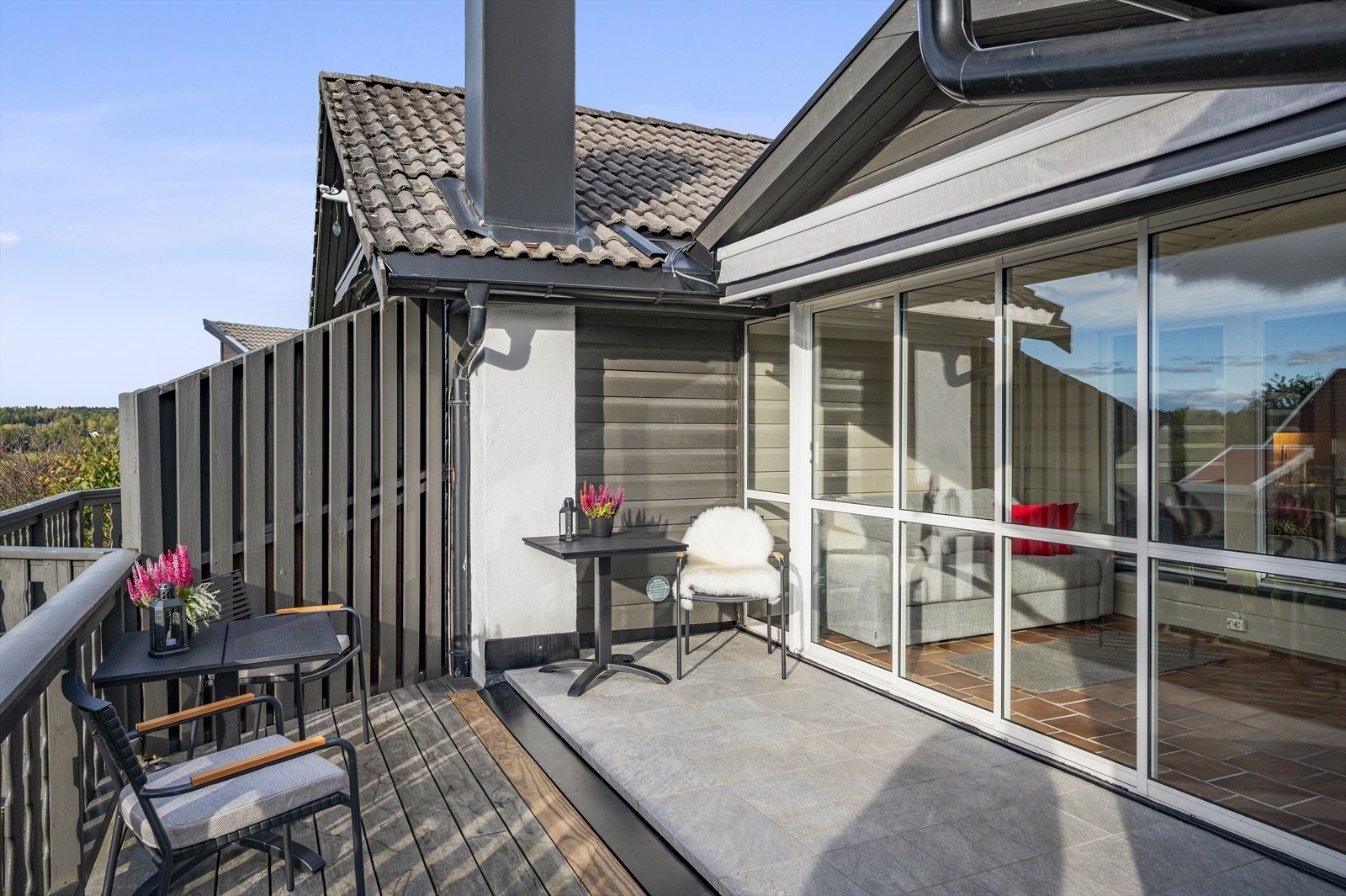 Terrasse og vinterhage med utgang fra kjøkken. Galleribilde