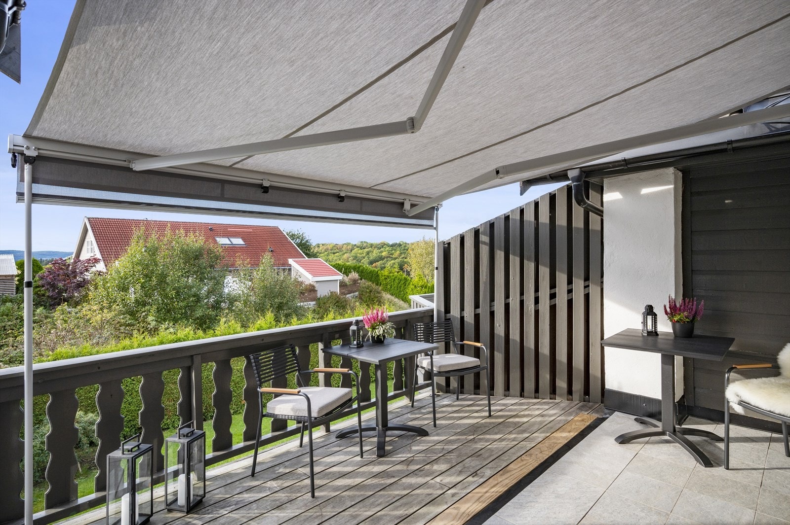 Vestvendt terrasse Galleribilde
