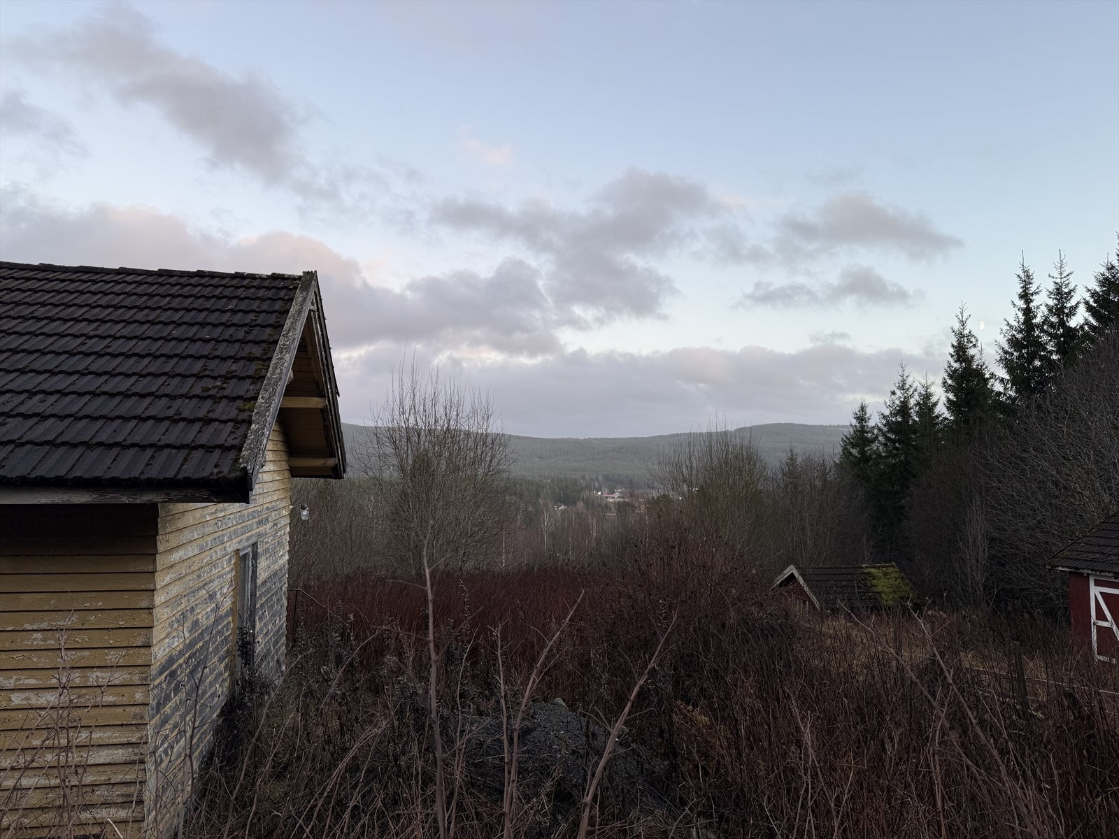 Nyt stillheten og nærheten til naturen i et område med rike friluftsmuligheter. Galleribilde