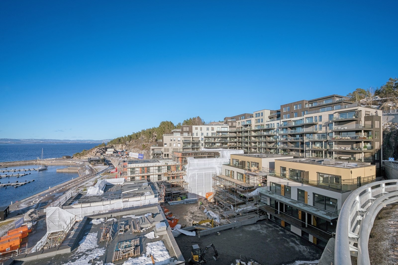 Spro Havn består av ca 190 leiligheter og leilighet B802 ligger nest øverst med fantastisk utsikt. Galleribilde