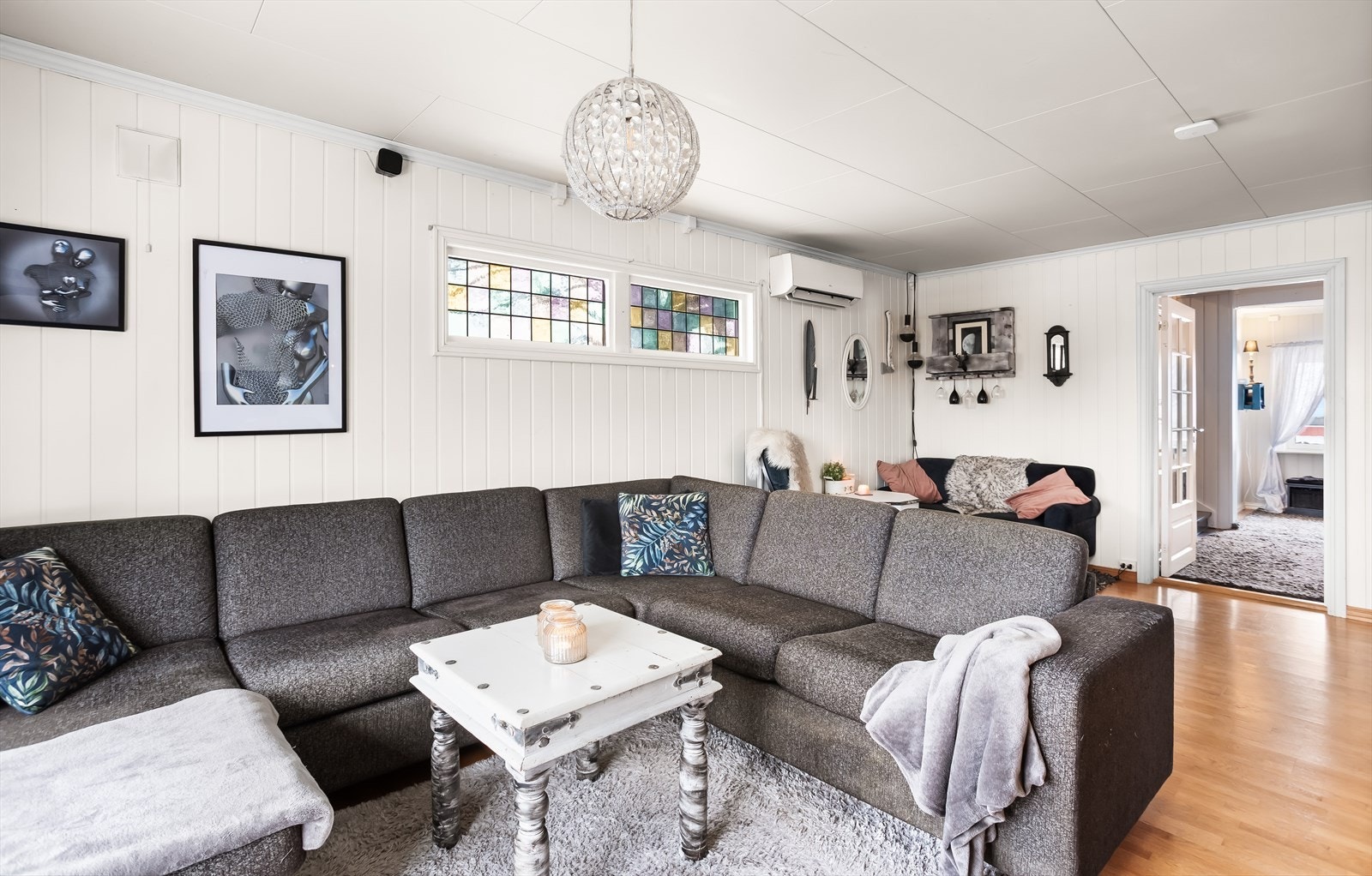 Stuen har en egen krok som gir mulighet for en adskilt sone. Galleribilde