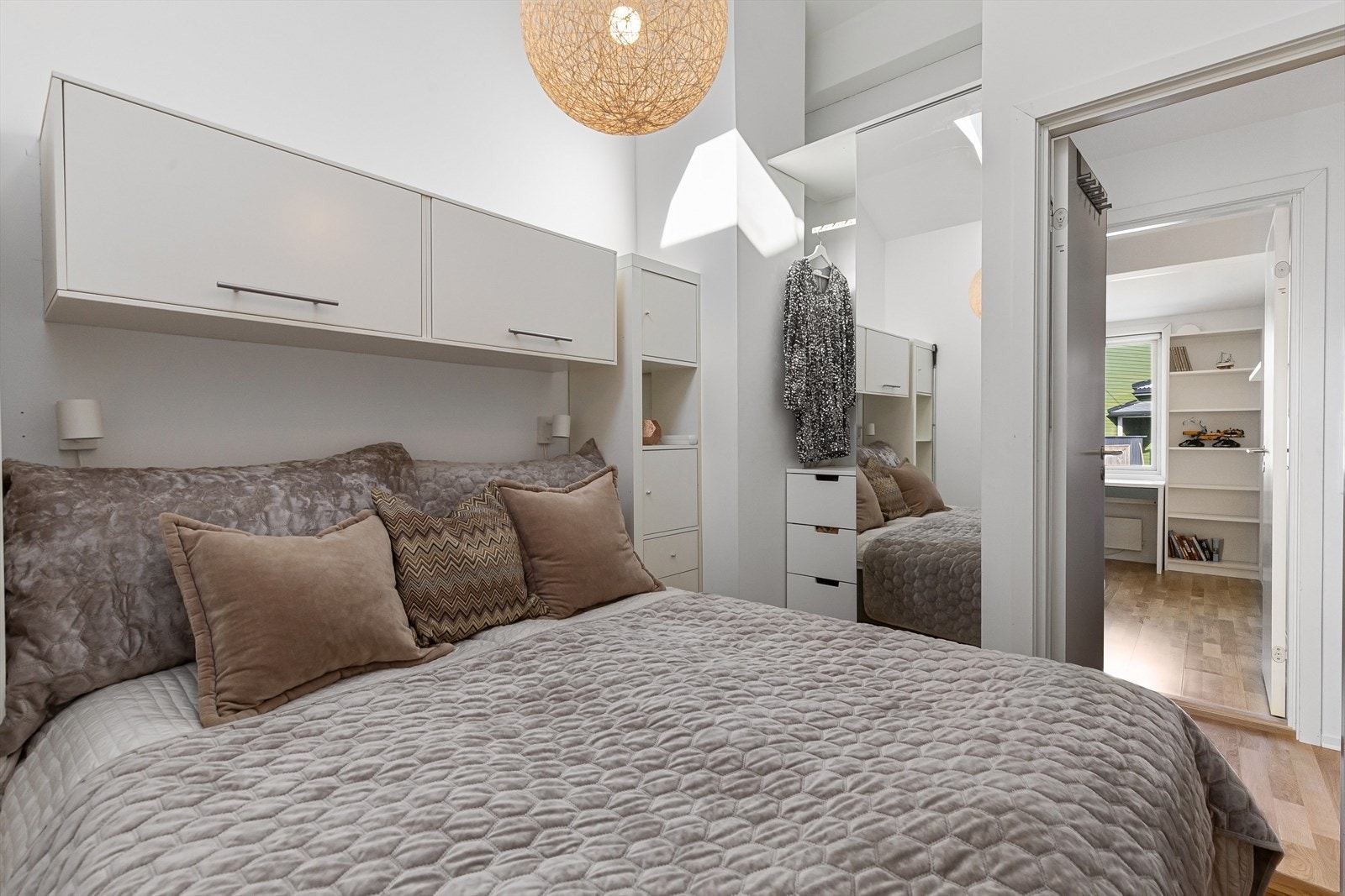 Soverom 2 med garderobeplass Galleribilde