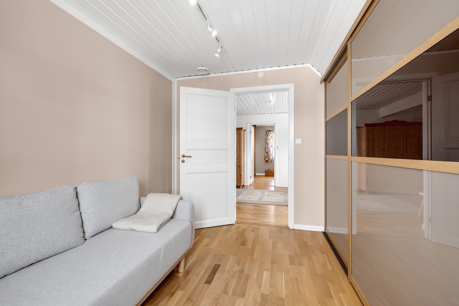 Perfekt som loftsstue, TV-rom eller lekerom. Galleribilde