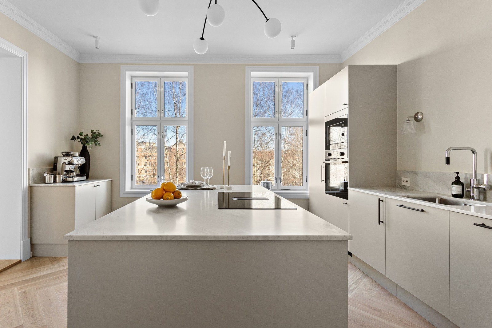 Innholdsrik hvitevarepakke - helt nytt og ubrukt. Alle hvitevarer er integrert og medfølger salget. Galleribilde