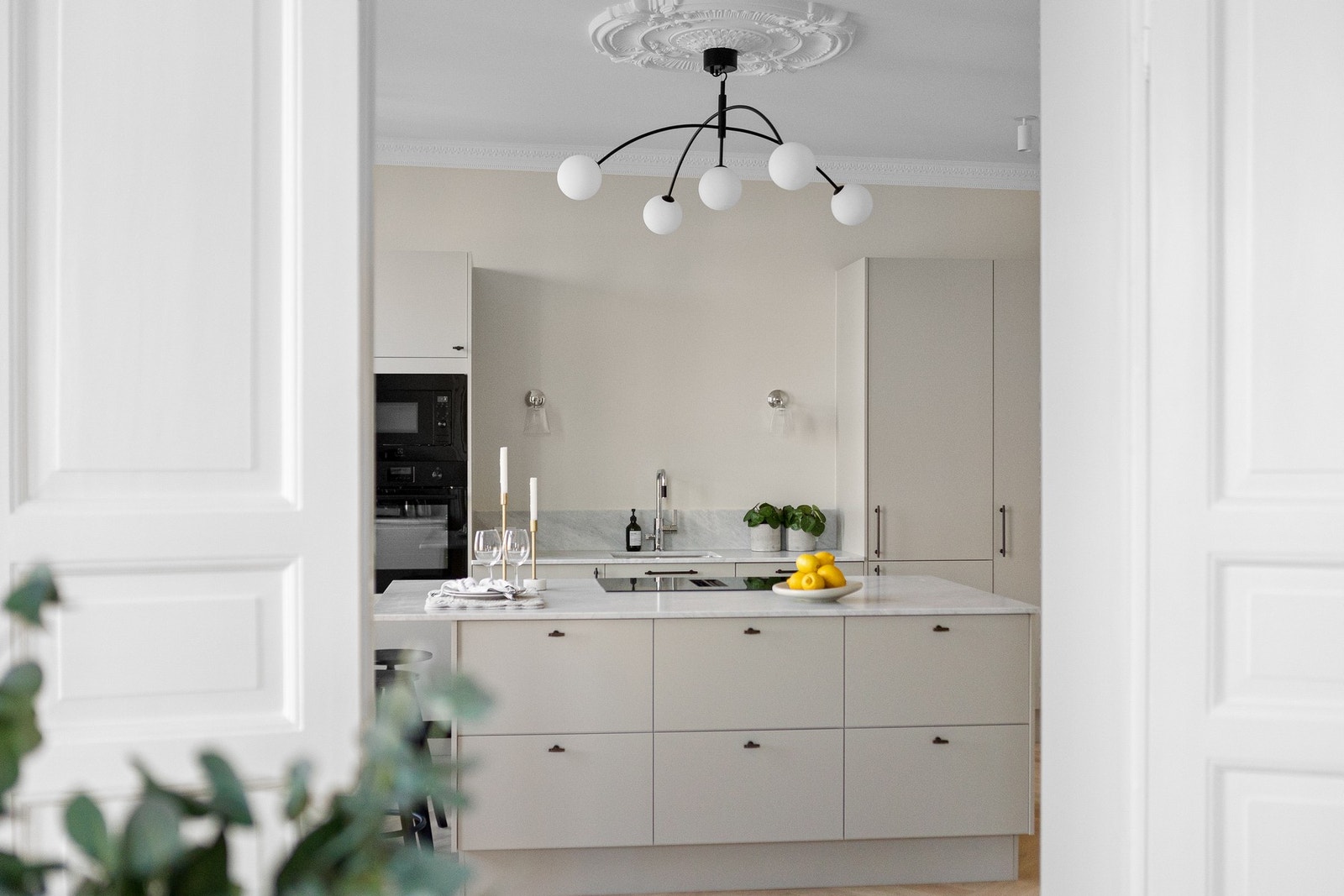 Fantastisk takhøyde på nesten 3 meter. Galleribilde