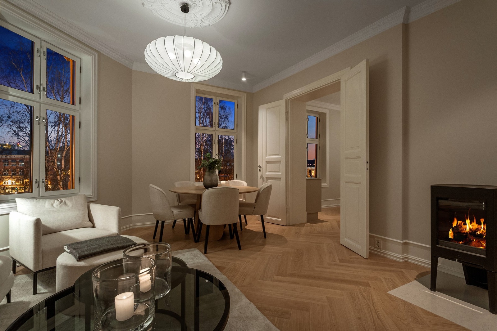 Klassisk sjarm og moderne komfort i sømløs kombinasjon. Galleribilde