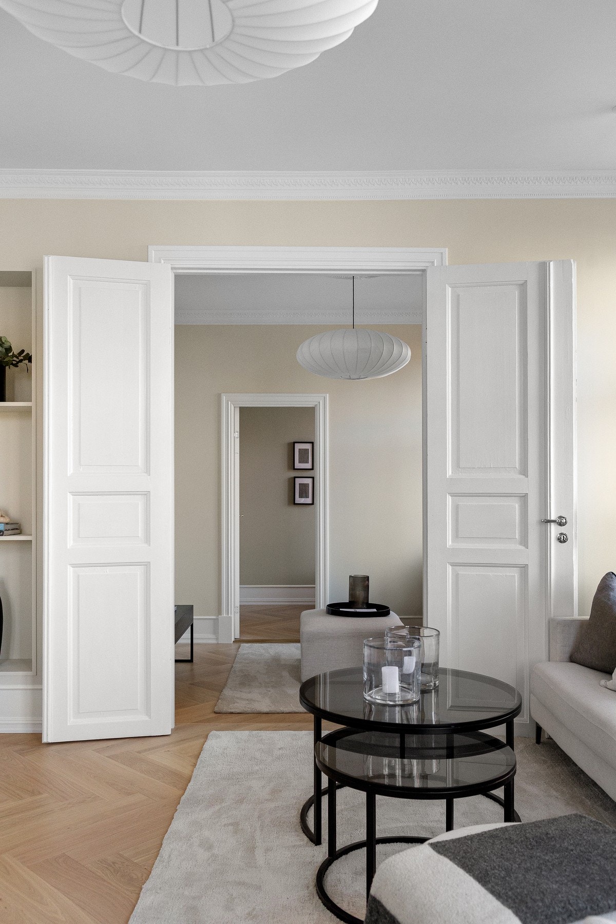 Også her er det vakker stukkatur og rosett. Galleribilde