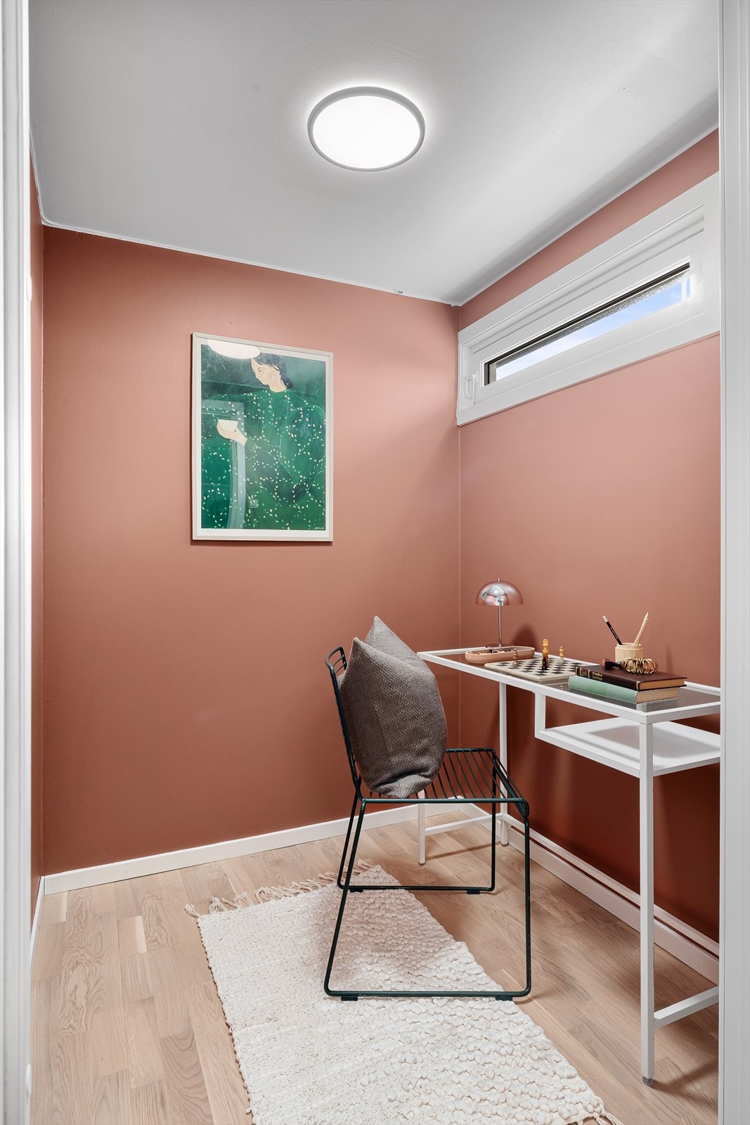 Inngang til et walk-in-closet/kontor Galleribilde