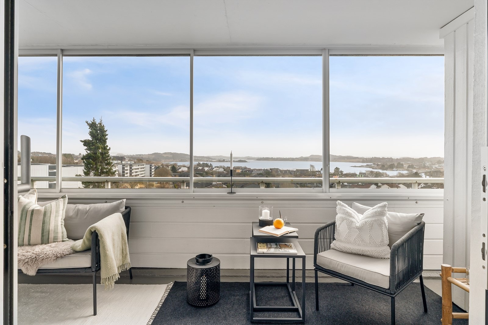 Vinduene kan åpnes og lukkes etter vær og vind Galleribilde