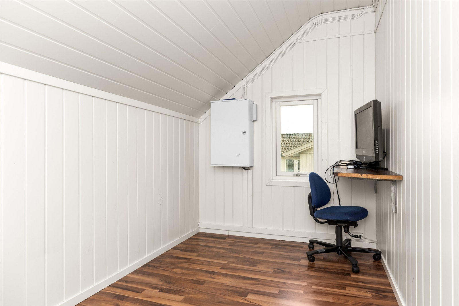 Rom som i dag benyttes som kontor - ikke godkjent som soverom Galleribilde