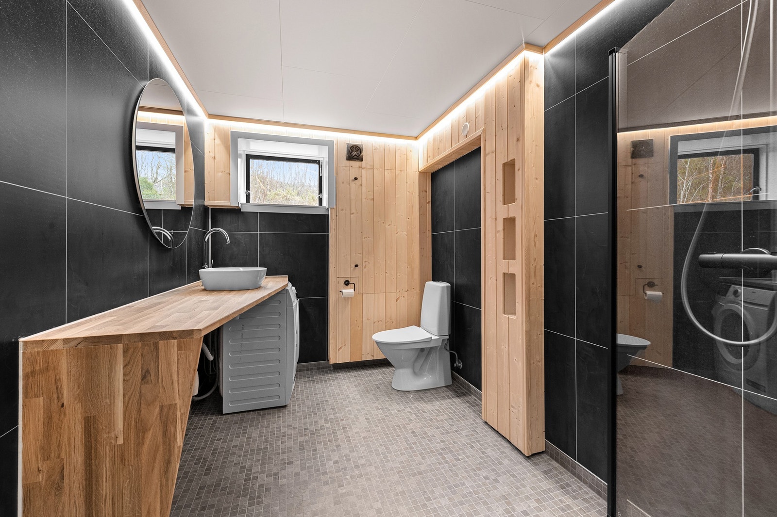 Pent bad i underetasjen som ble oppgradert i 2024 Galleribilde