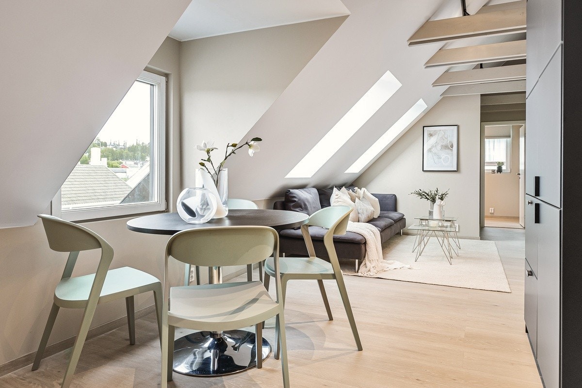 Alt ble renovert i 2022/2023. Meget god tahøyde til loft å være Galleribilde