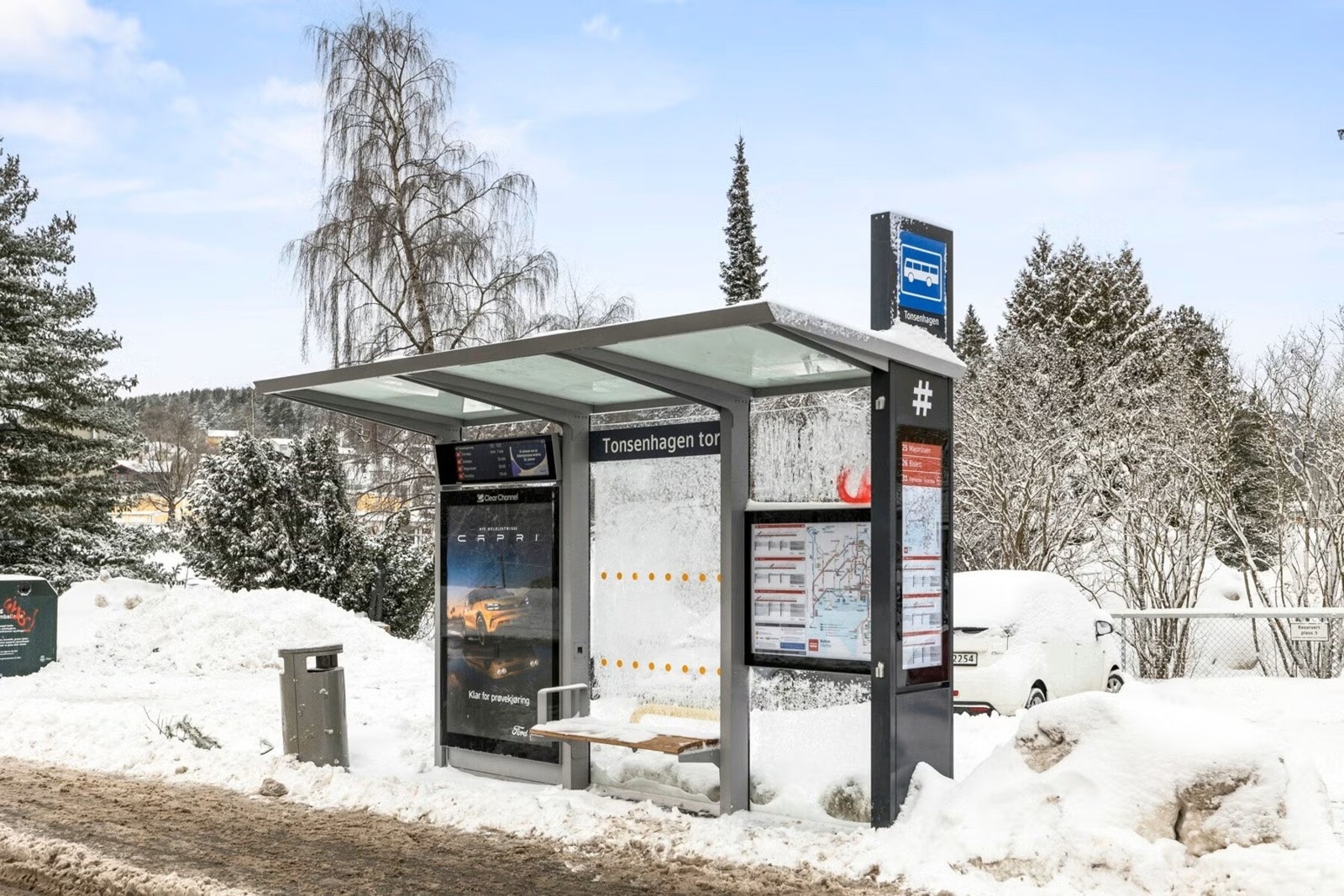 Svært gode bussforbindelser med flere busslinjer. 31-bussen går hele døgnet, 7 dager i uka Galleribilde