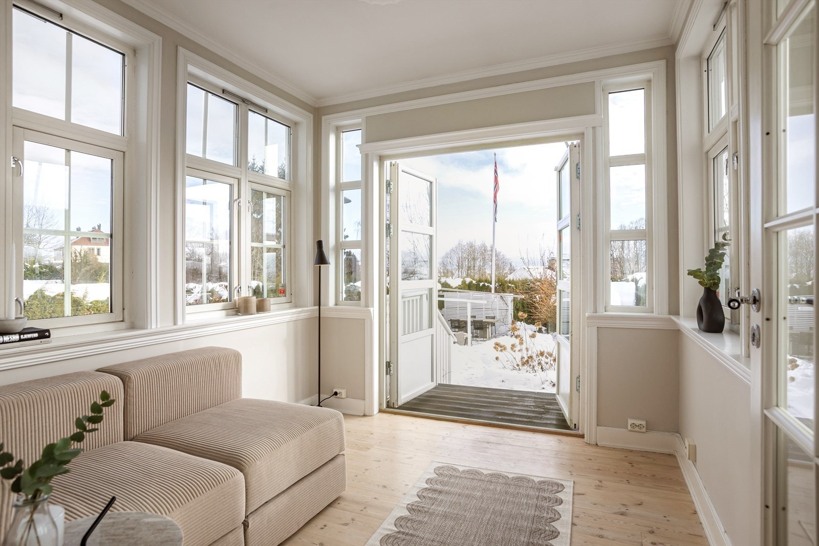 Vinterhage med videre adkomst til uteområdene Galleribilde