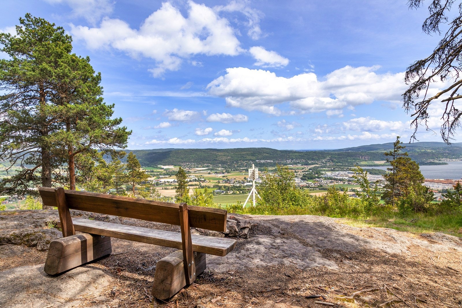 Enkel tilknytning til marka hvor Prins Oscars utsikt er en flott destinasjon Galleribilde