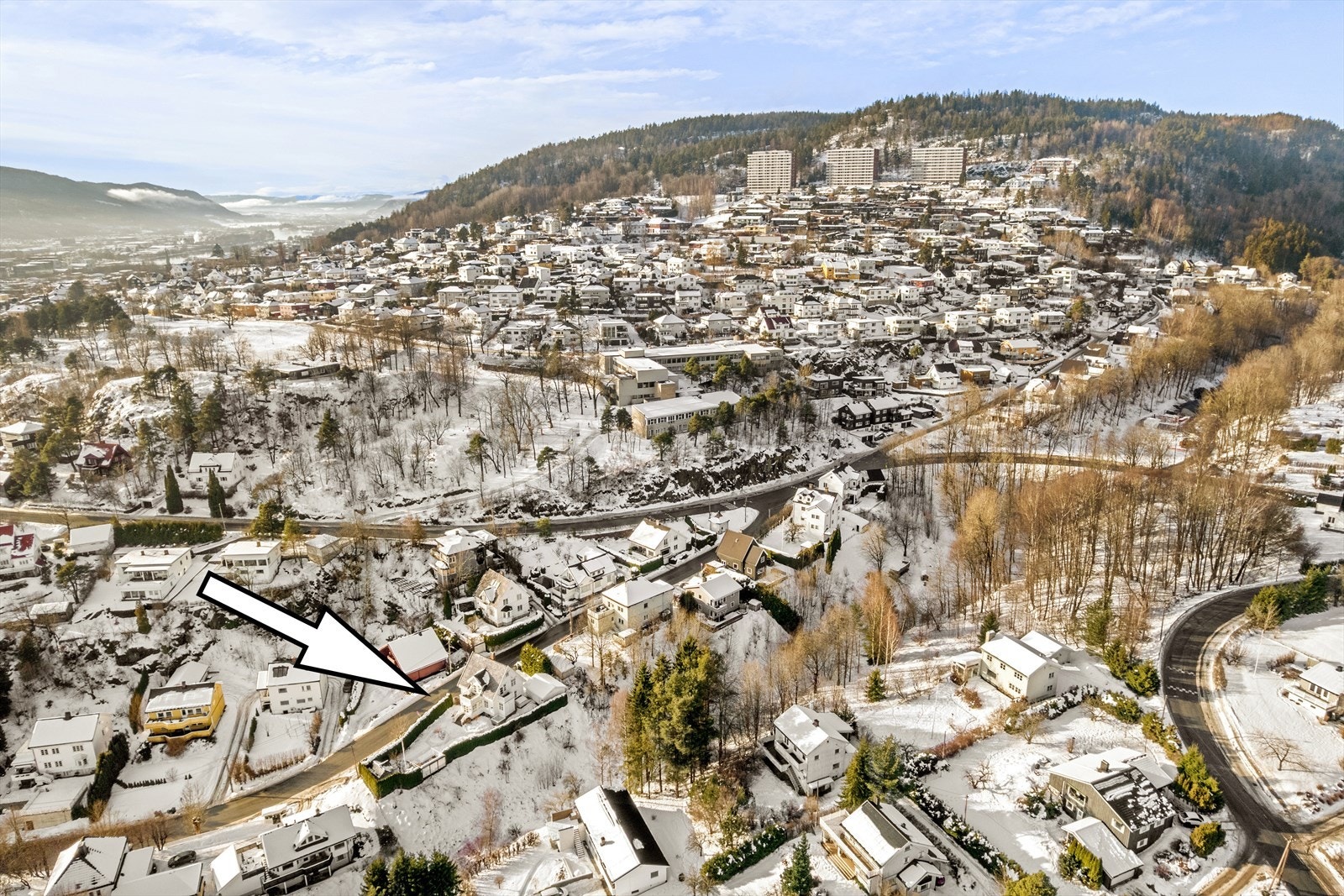 Boligen har en flott beliggenhet på Bragernes / Toppenhaug som er et sentralt, men tilbaketrukket og rolig boområde Galleribilde