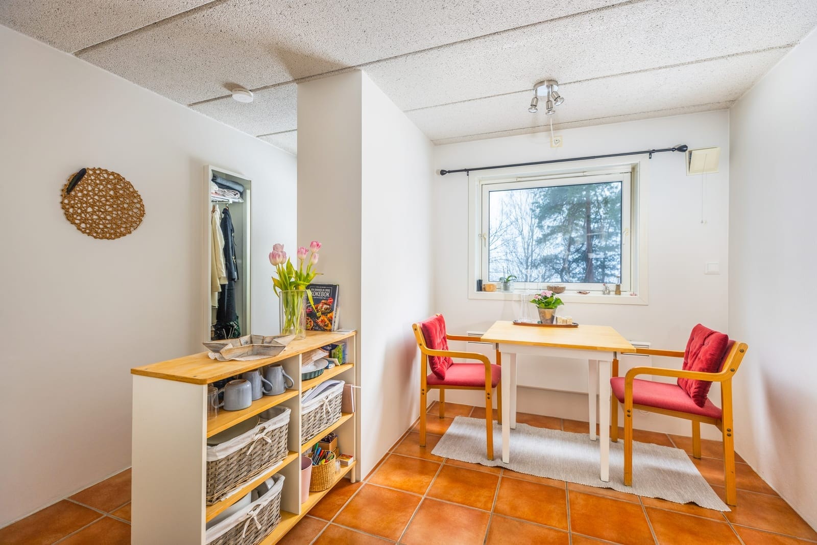 Kjøkken med plass til spisebord Galleribilde