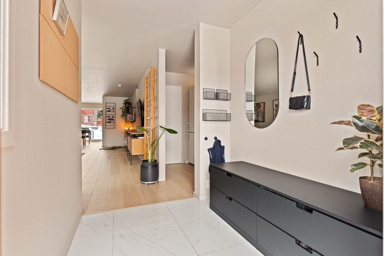 Entré med god plass til garderobe Galleribilde