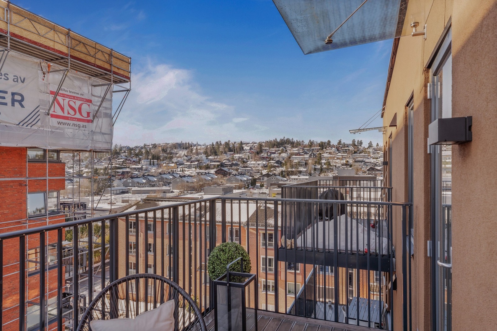 Det er montert stikkontakt og utelys på balkongen. Galleribilde