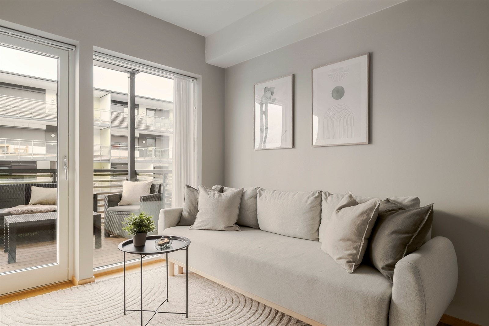 Aktiv Eiendomsmegling v/Vebjørn Nybrott har gleden av å presentere Stokkbekken 165. En innbydende 2-roms selveierleilighet. Beliggenheten er tilbaketrukket og rolig, men samtidig sentralt. Foto: Grattis foto v/Vidar Alvik. Galleribilde