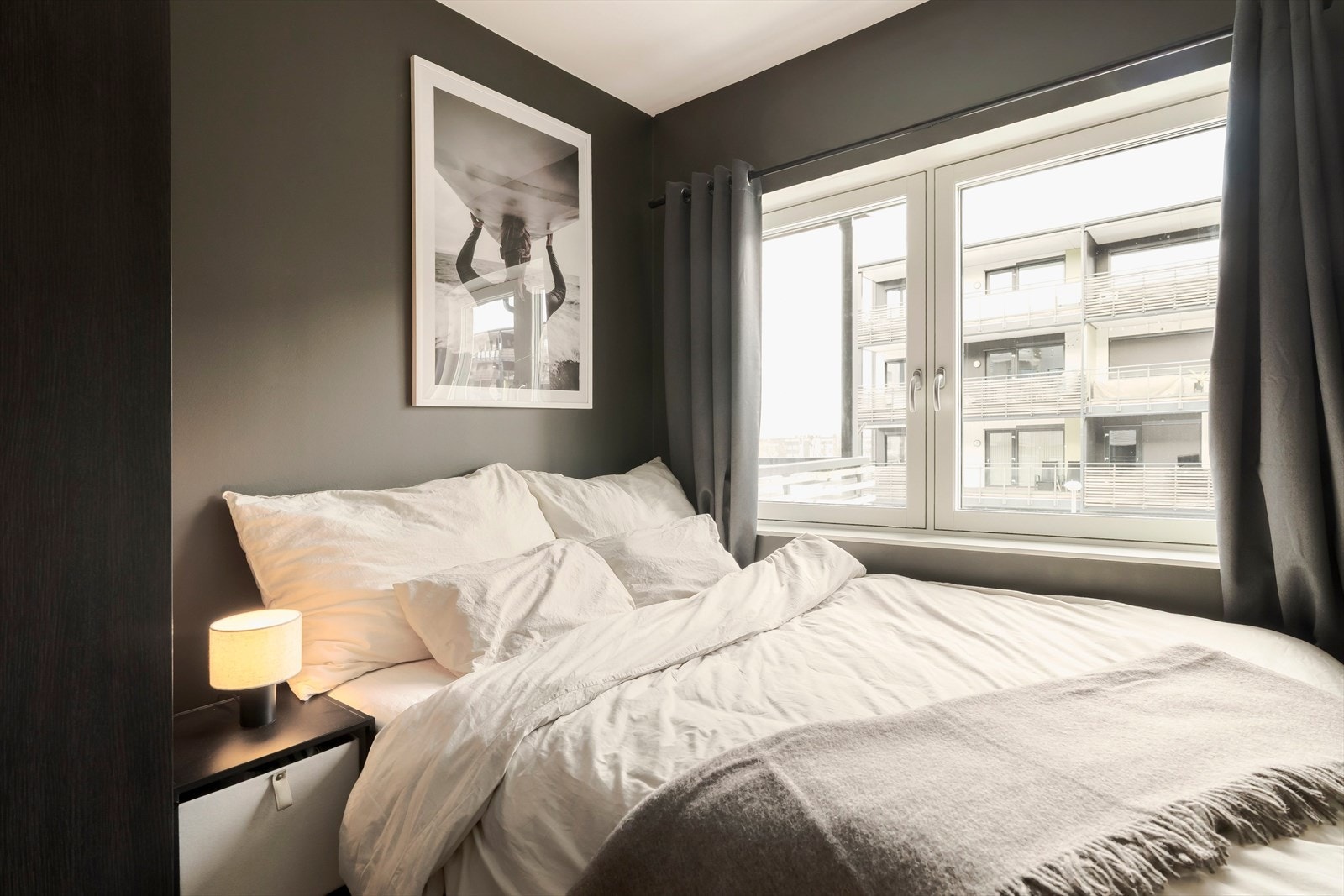 Soverommet lar seg innrede med blant annet dobbeltseng og garderobeskap med god oppbevaringsplass. Galleribilde