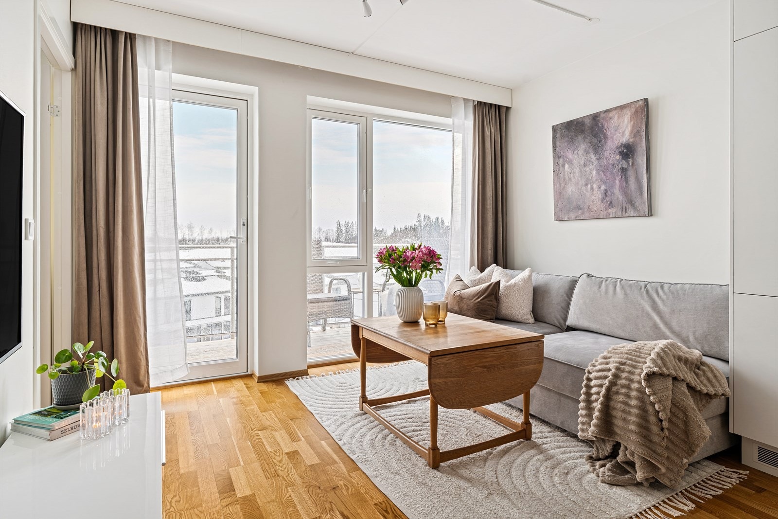 Nordvik Bolig ved Thomas Kvålsvoll ønsker velkommen til Andersbakkan 93! (Foto: Max Stenberg) Galleribilde