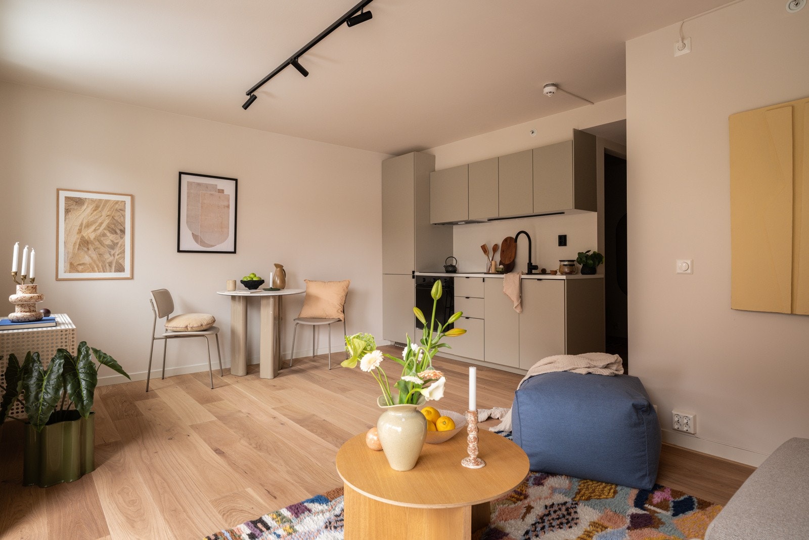 Det gode lysinnslippet bidrar til en luftig romfølelse. Galleribilde