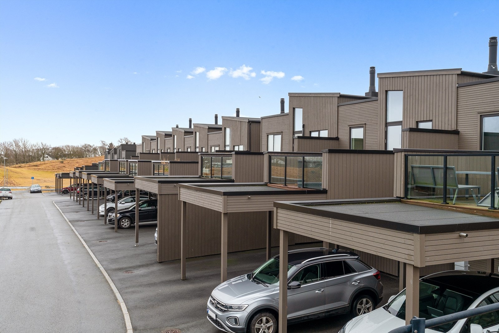 Her bor man landlig og fredelig, samtidig som man bare bor noen få minutter unna Bryne sentrum. Nytt, rolig og barnevennlig nabolag bestående av leilighet, rekkehus og eneboliger. Galleribilde