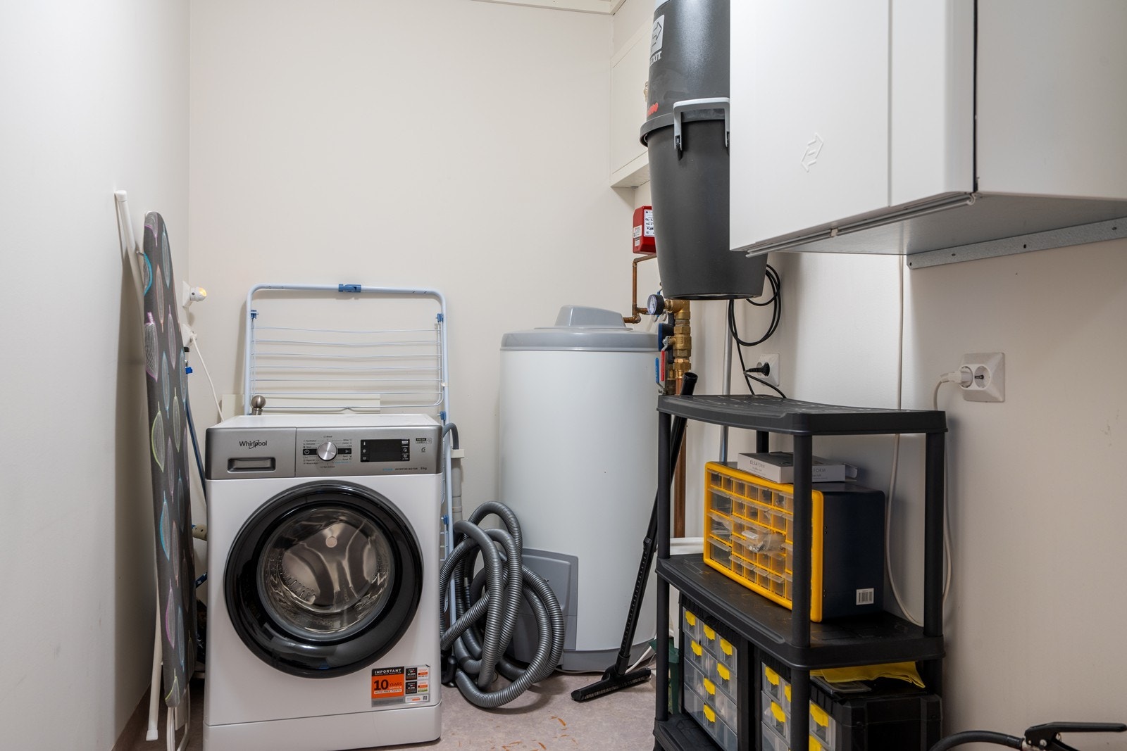 Separat bod/teknisk rom, noe som gir en mer funksjonell hverdag og ekstra oppbevaringsmuligheter Galleribilde