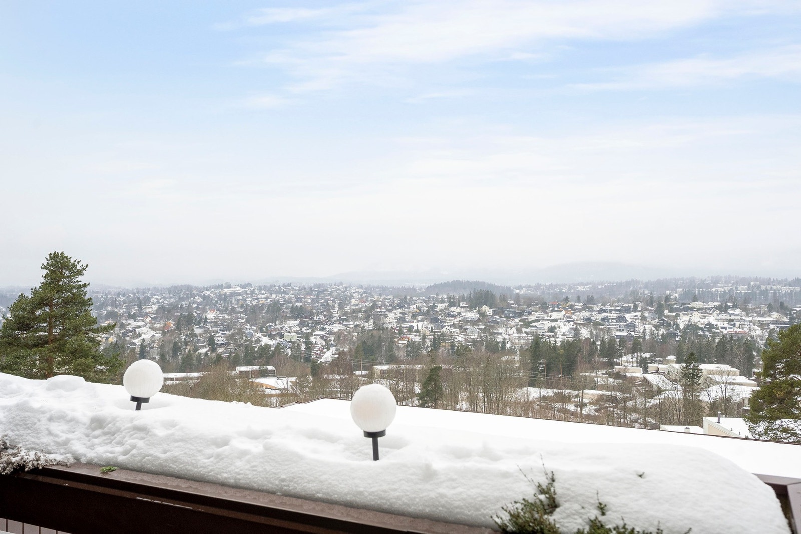 Her er det bare å slå seg ned og nyte den flotte utsikten sammen med familie og venner. Galleribilde