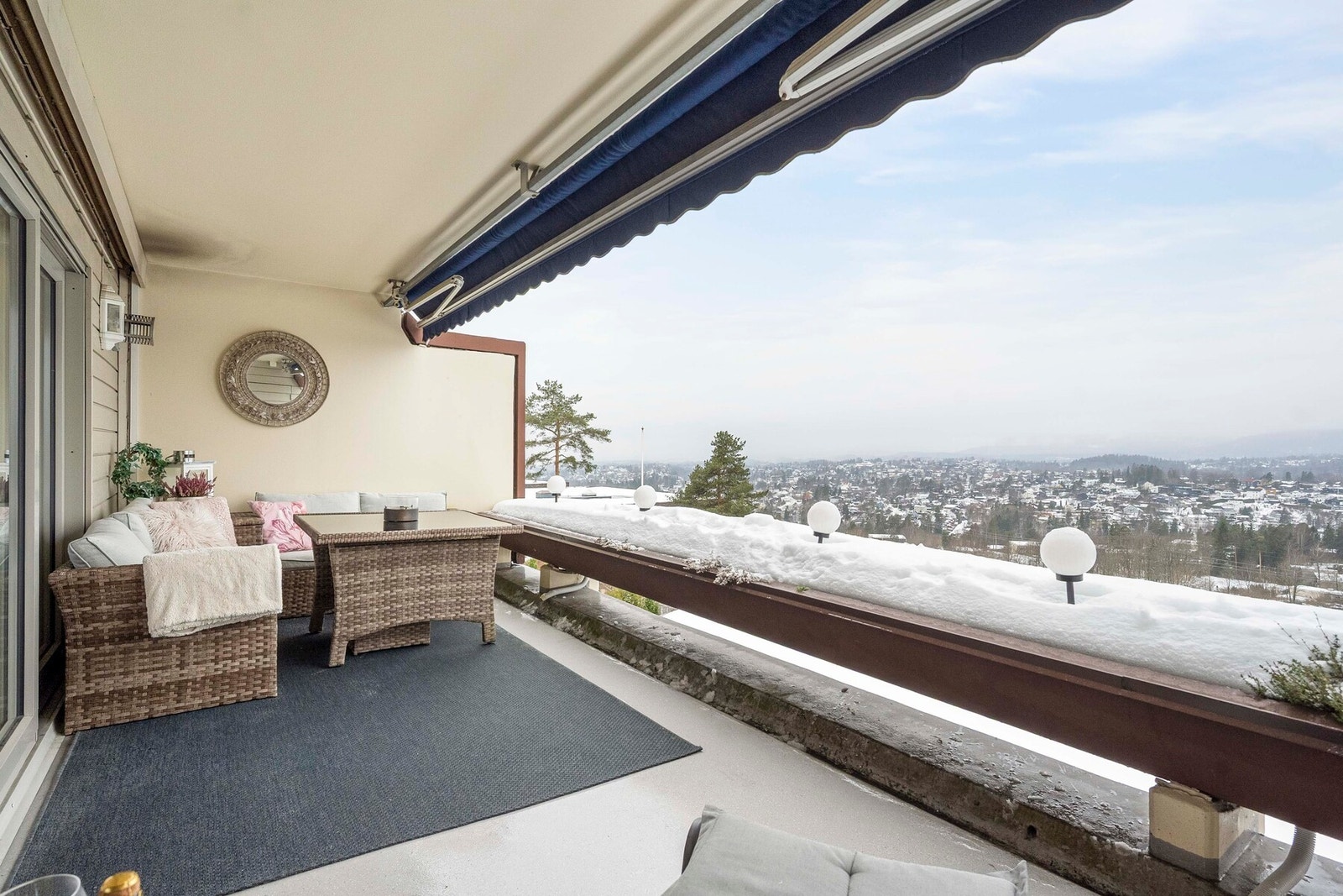 Velkommen til Myrhaugen 25D presentert av eiendomsmegler Edvard Chapsang v/EIE eiendomsmegling Bærum!
Foto: Studio Juliane Galleribilde