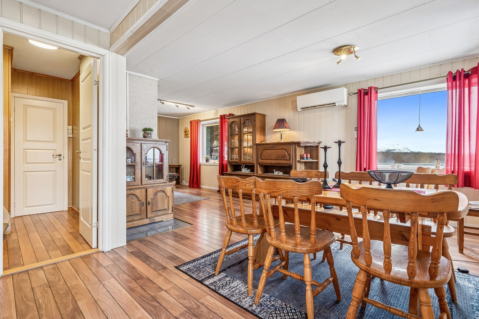 Sjekk den utsikten fra vinduet! Galleribilde