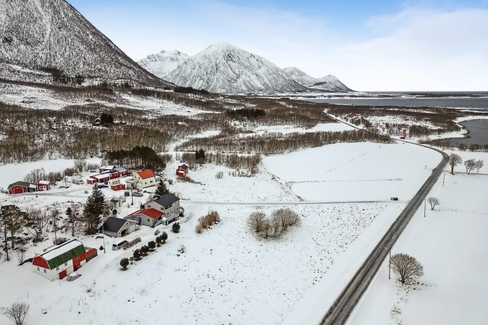 Last ned salgsoppgaven for utfyllende informasjon om eiendommen. Galleribilde