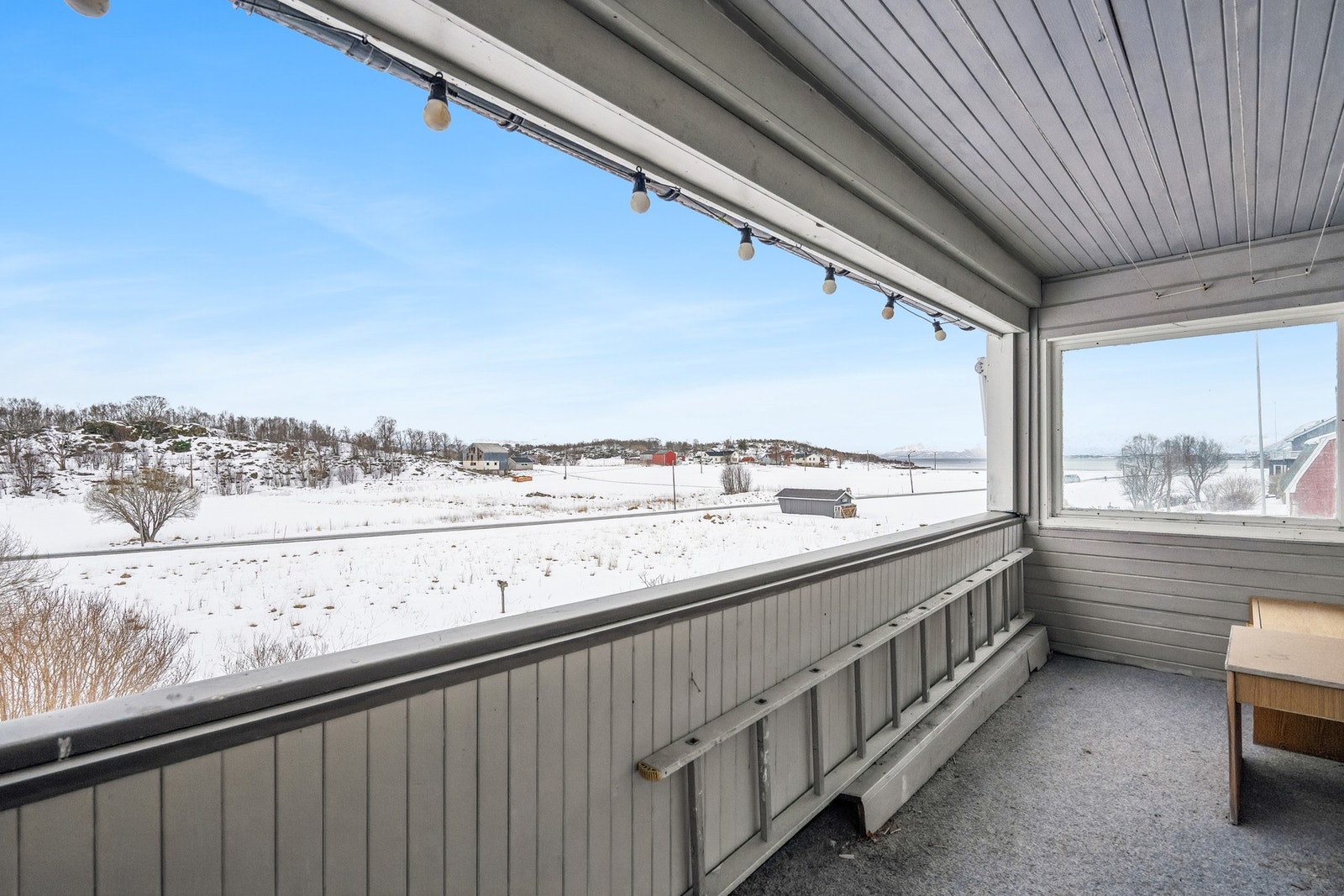 Terrassen med utgang fra loftsrom. Galleribilde