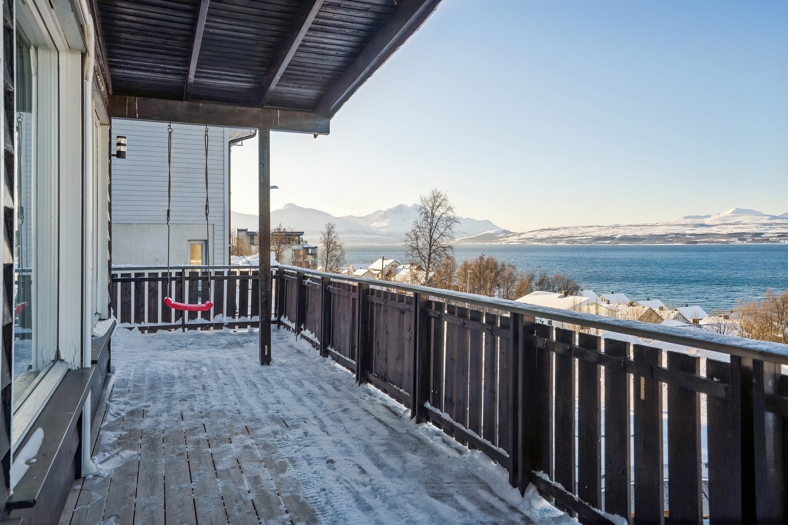 Deler av terrassen er overbygd Galleribilde