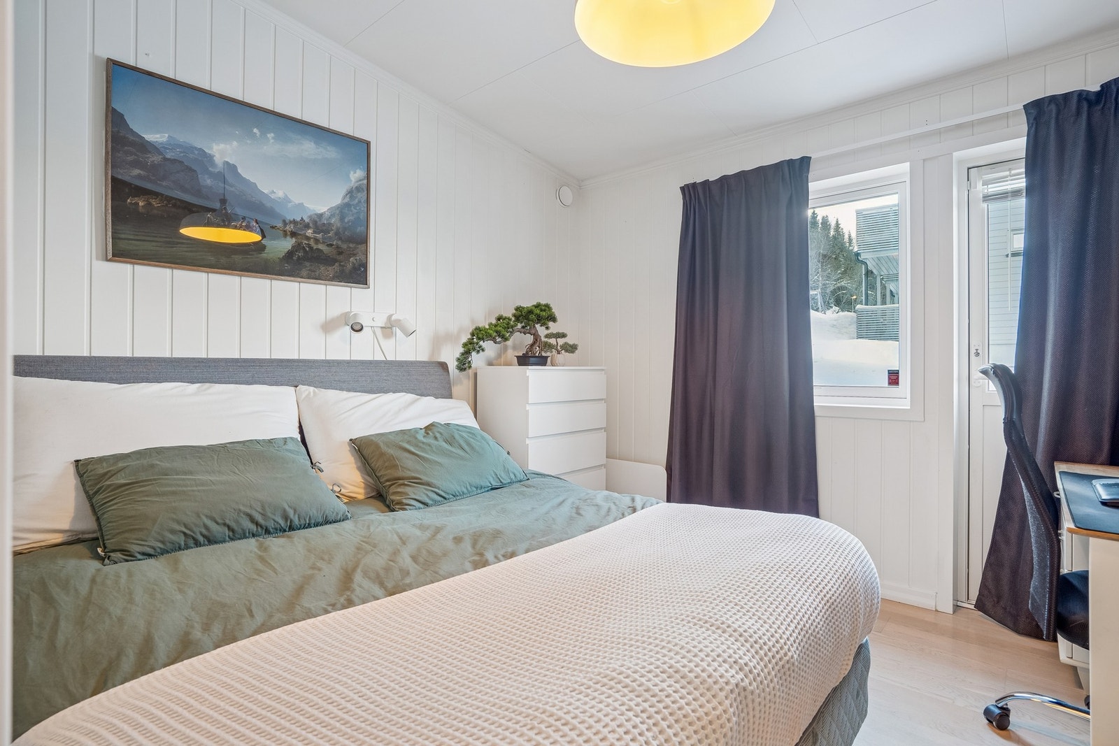 Soverommene i boligen er romslige og behagelige Galleribilde