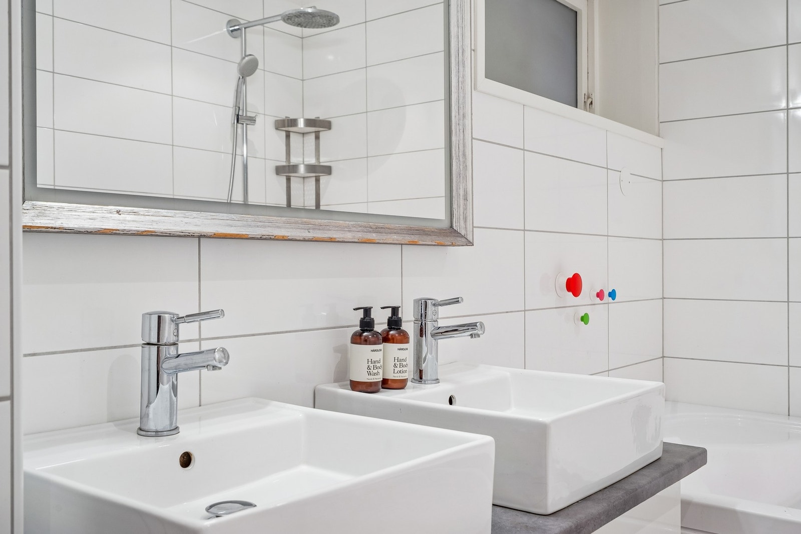 Badet fremstår moderne og innbydende Galleribilde