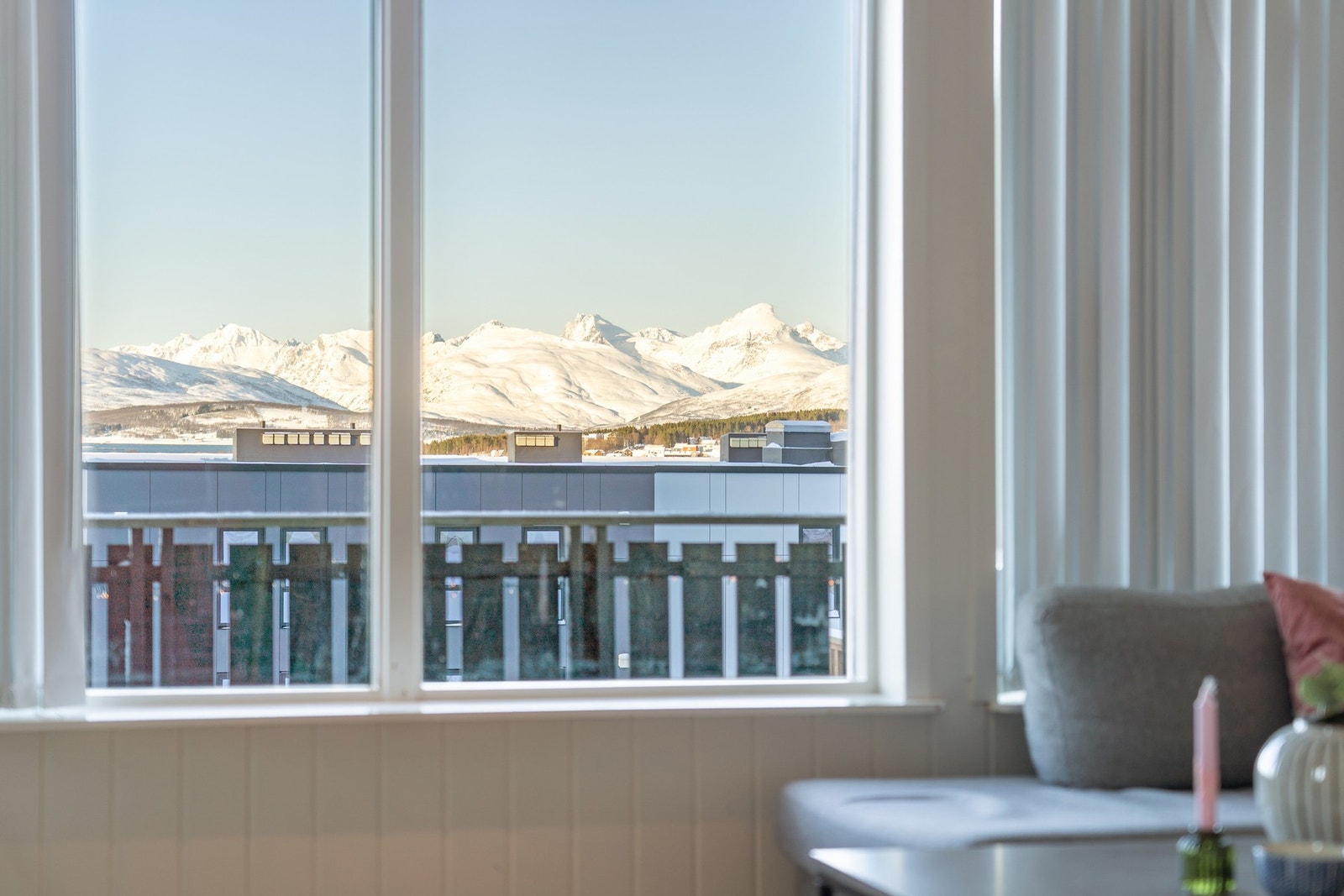 Utsikten er et nydelig bakteppe gjennom årets skiftende sesonger. Galleribilde